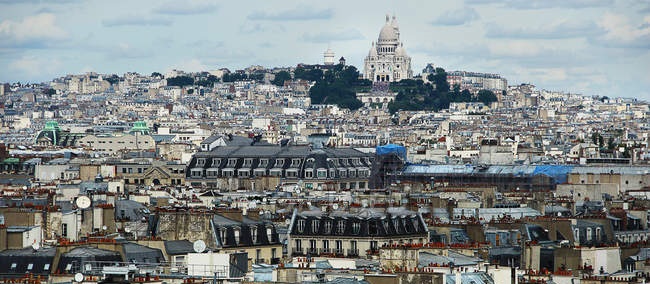 Ciudad con edificios

Descripción generada automáticamente