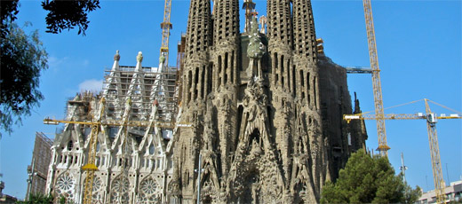 http://static.donquijote.org/images/tops/520/sagradafamilia.jpg