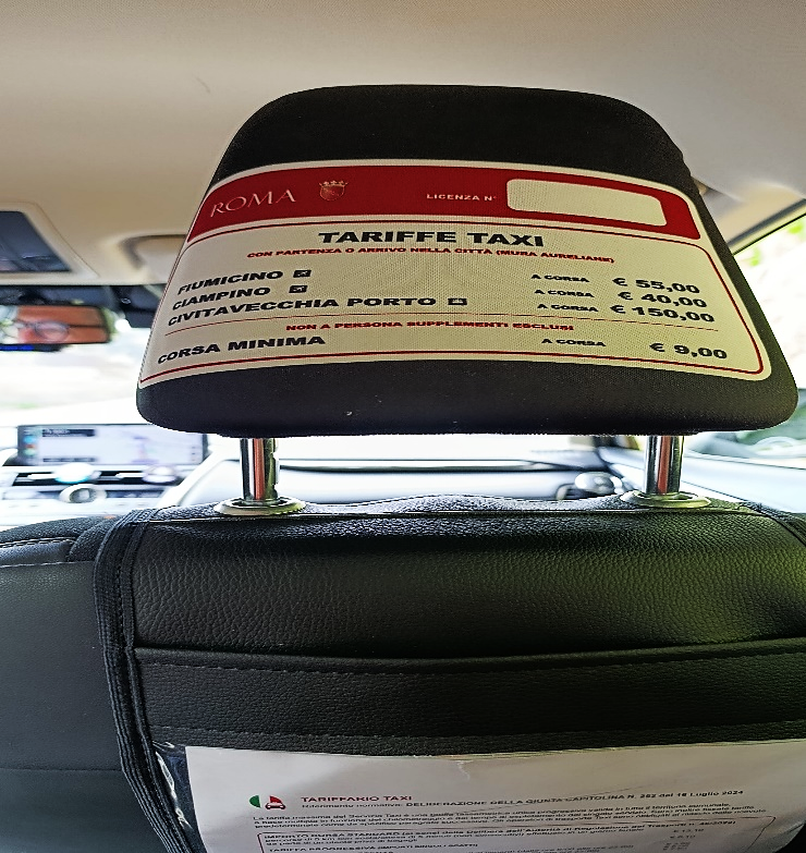 Imagen que contiene interior, tabla, parado, pequeño

El contenido generado por IA puede ser incorrecto.