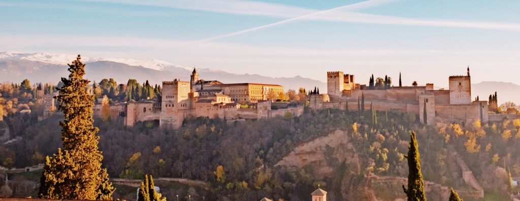 Granada: Vista de la Alhambra desde el barrio Abaycin