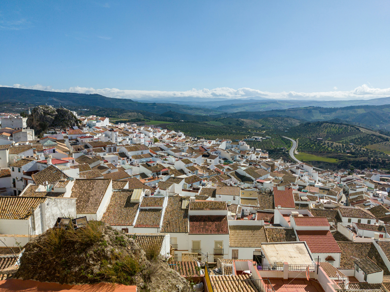 Desde lo más alto de uno de los puelitos blancos de Andalucía: Olvera